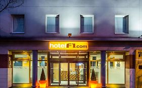 Hotelf1 Paris Porte De Montreuil
